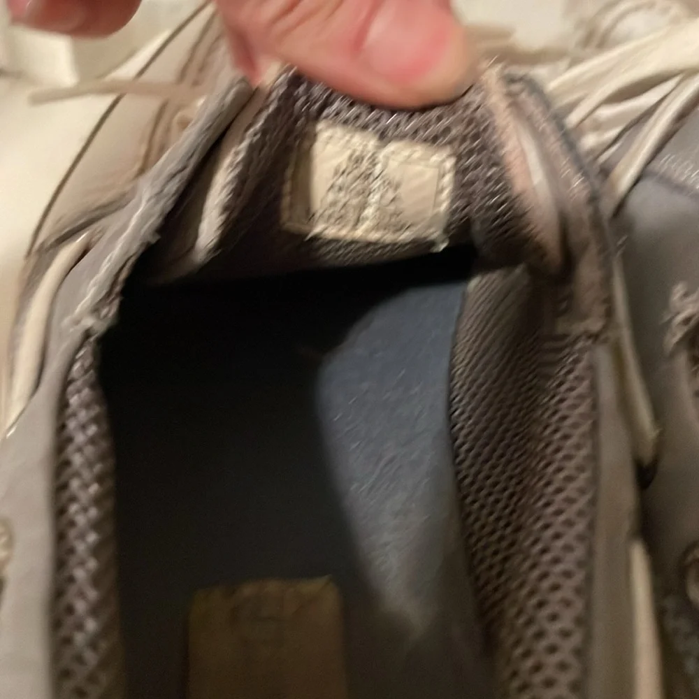 B5- Mens size 9 Margaritaville deck boat shoes